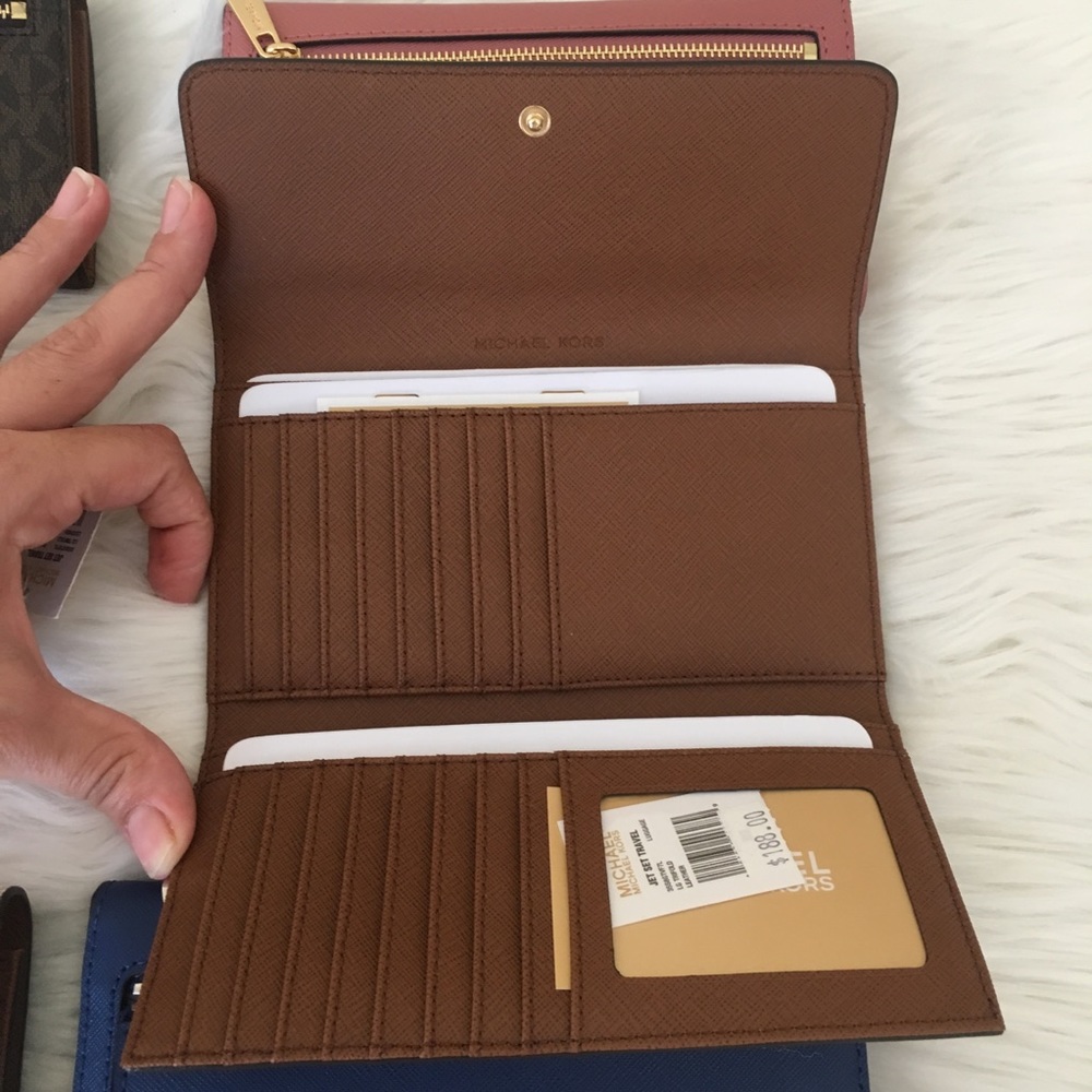 New mk jet set travel Large trifold wallet - Picture 5 of 7